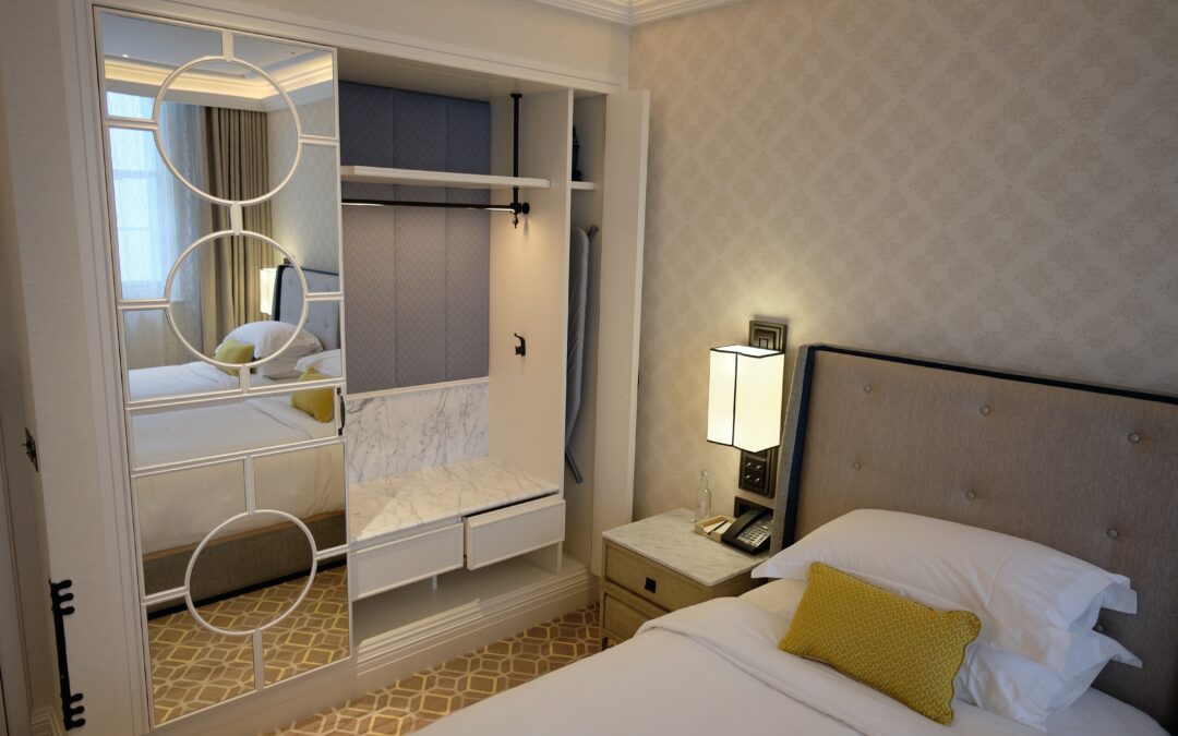 Pojemne szafy z drzwiami przesuwnymi